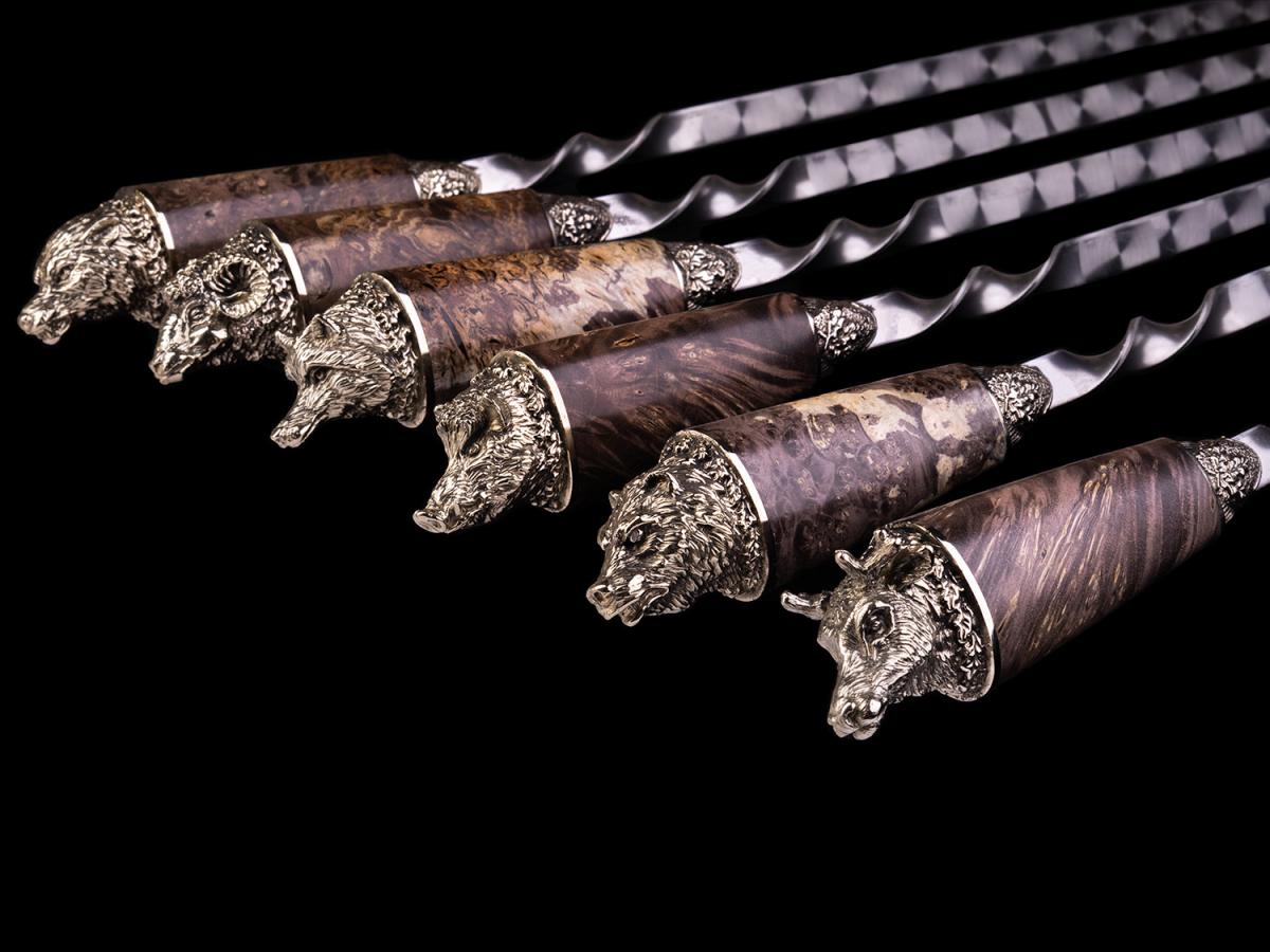 Эксклюзивный набор шампуров Звери Большие в чехле с ножом и вилкой (Стабилизированный кап клёна, мельхиор) 