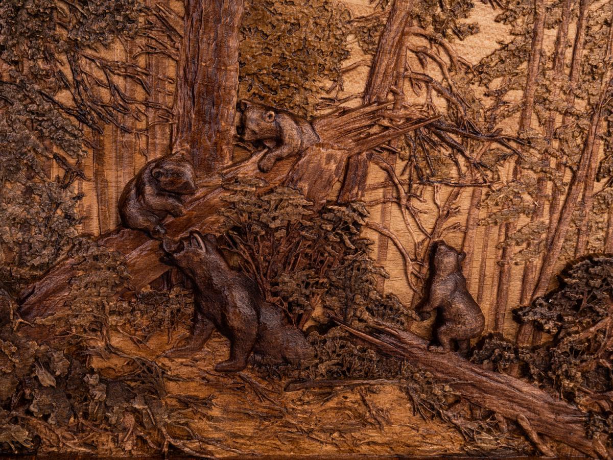 Резная картина Мишки в лесу из дерева премиум