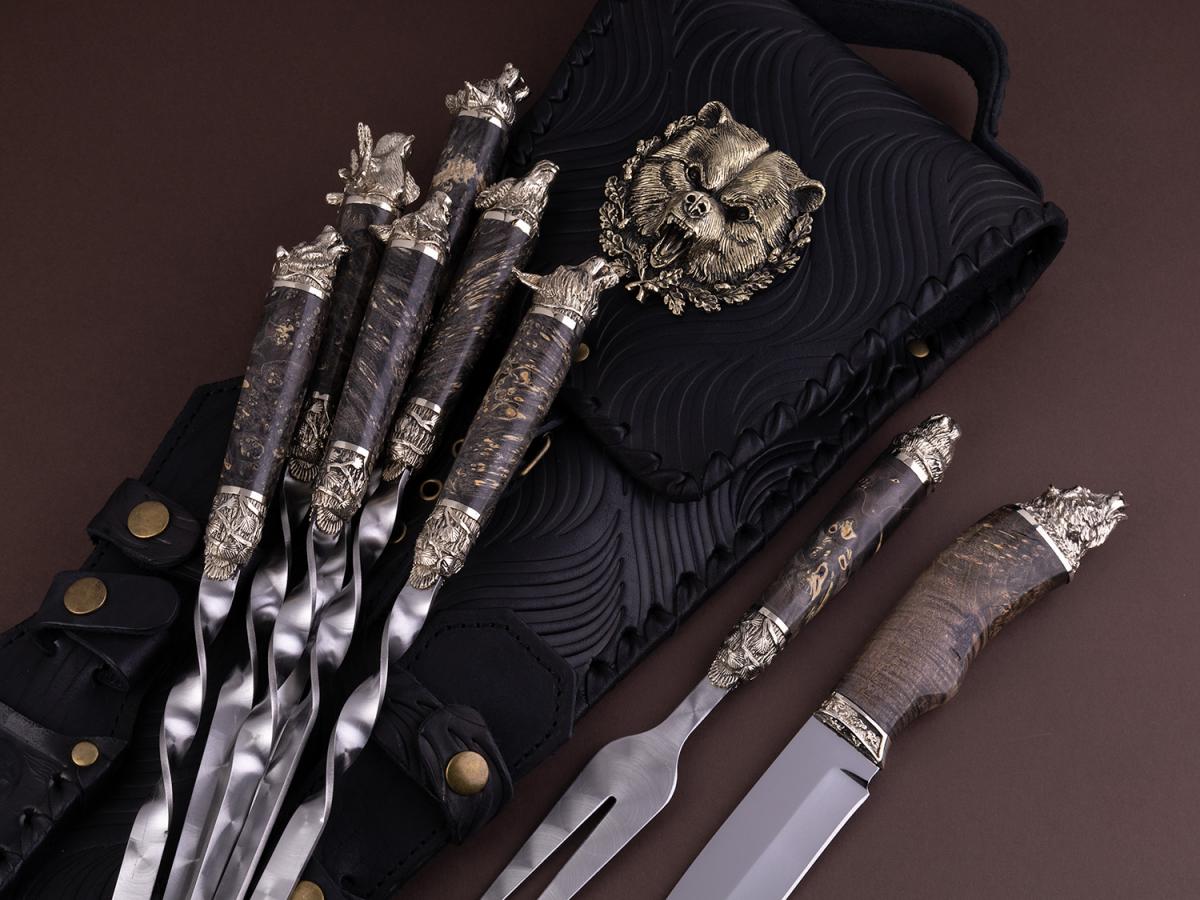 Эксклюзивный набор шампуров Лесные звери премиум в чехле с ножом и вилкой (Стабилизированный кап клёна, мельхиор)