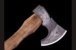 Топор большой (шх15 + у10а, под камень, рукоять ясень, кожа)