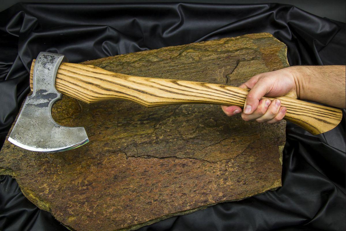 Топор большой (шх15 + у10а, ясень)