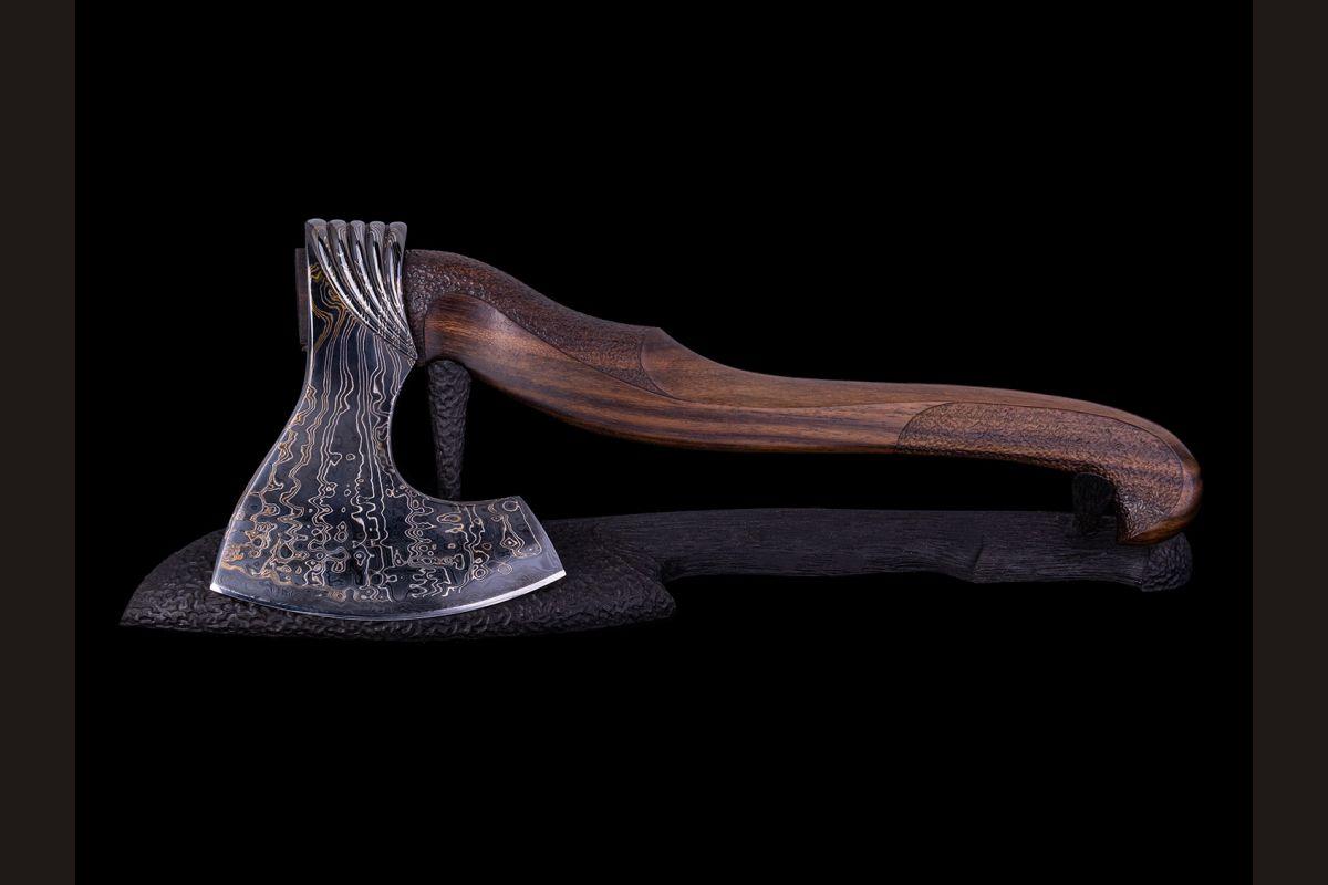 Авторский топор Викинг (Мозаичный дамаск с никелем, палисандр, ручная резьба)