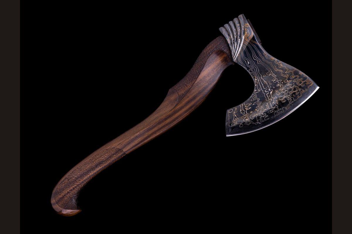 Авторский топор Викинг (Мозаичный дамаск с никелем, палисандр, ручная резьба)