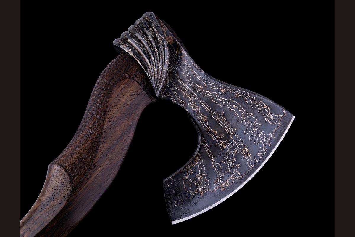 Авторский топор Викинг (Мозаичный дамаск с никелем, палисандр, ручная резьба)