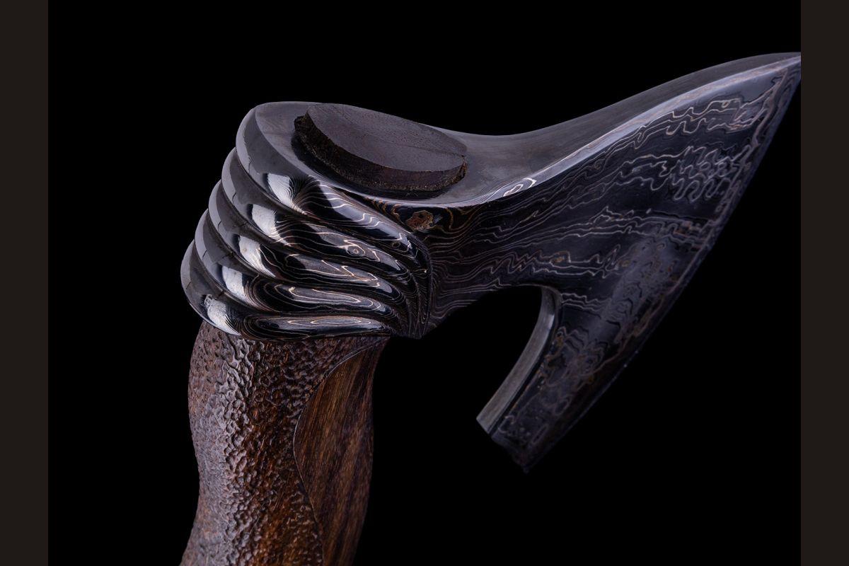 Авторский топор Викинг (Мозаичный дамаск с никелем, палисандр, ручная резьба)
