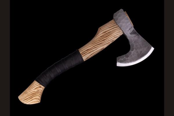 Топор Варяг (шх15 + у10а, под камень, рукоять ясень, кожа)