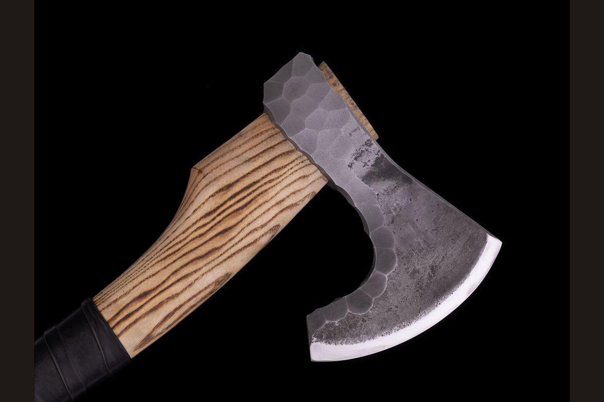 Топор Варяг (шх15 + у10а, под камень, рукоять ясень, кожа)
