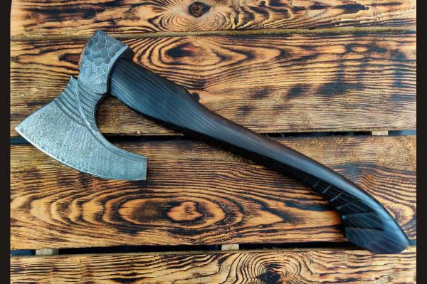 Топор Викинг (дамаск 1200 слоёв, обожённый ясень)