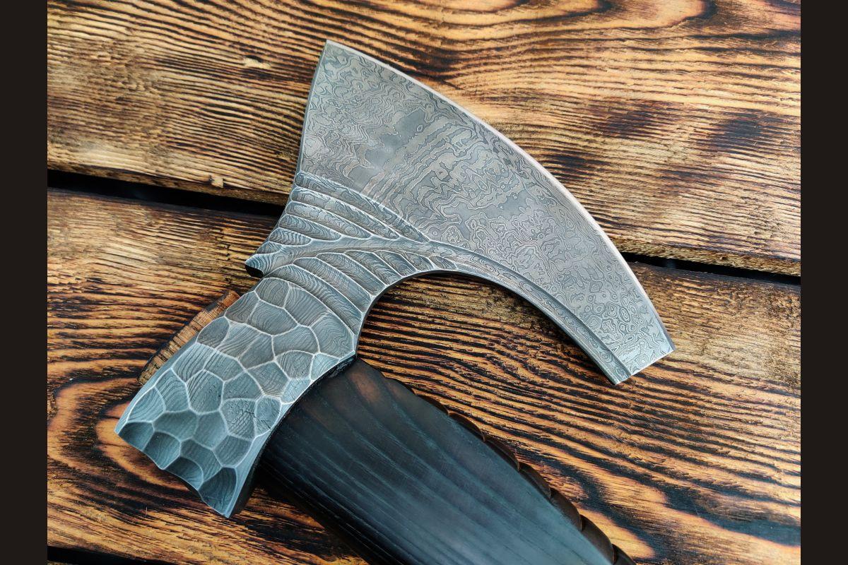 Топор Викинг (дамаск 1200 слоёв, обожённый ясень)