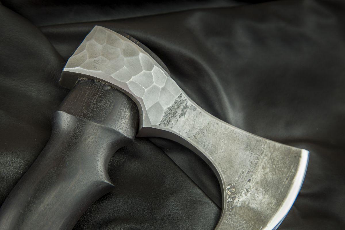 Топорик малый (шх15 + у10а, под камень, черный граб)