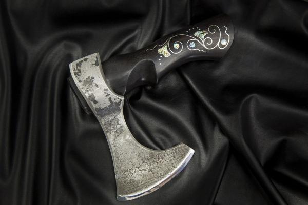 Топорик малый (шх15 + у10а, черный граб, инкрустация в рукояти)