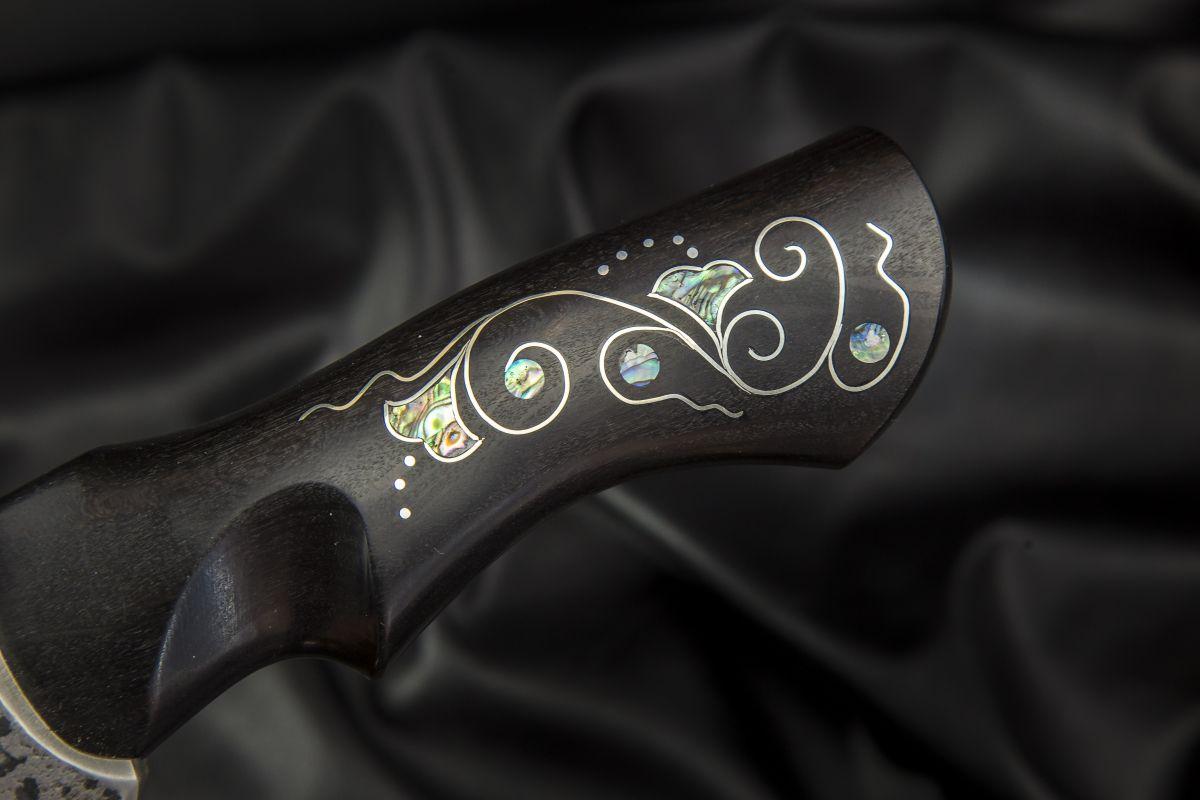 Топорик малый (шх15 + у10а, черный граб, инкрустация в рукояти)