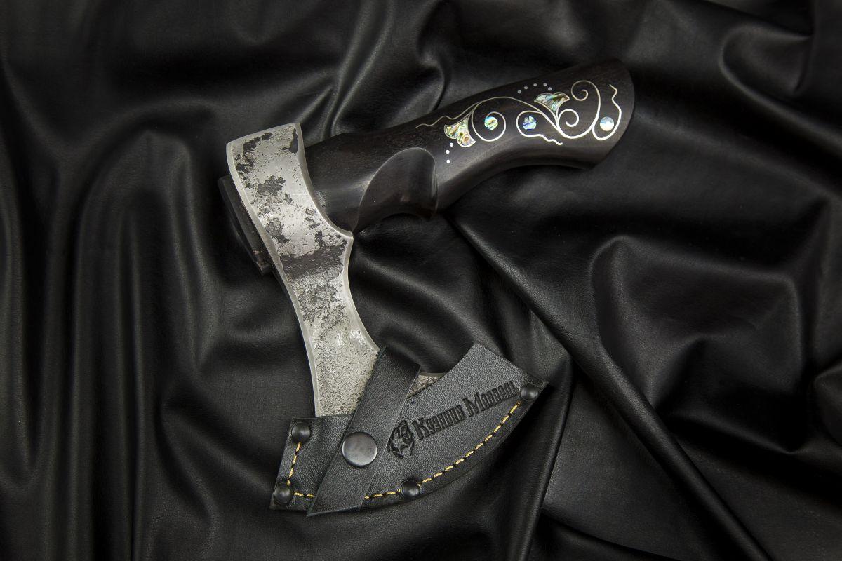 Топорик малый (шх15 + у10а, черный граб, инкрустация в рукояти)