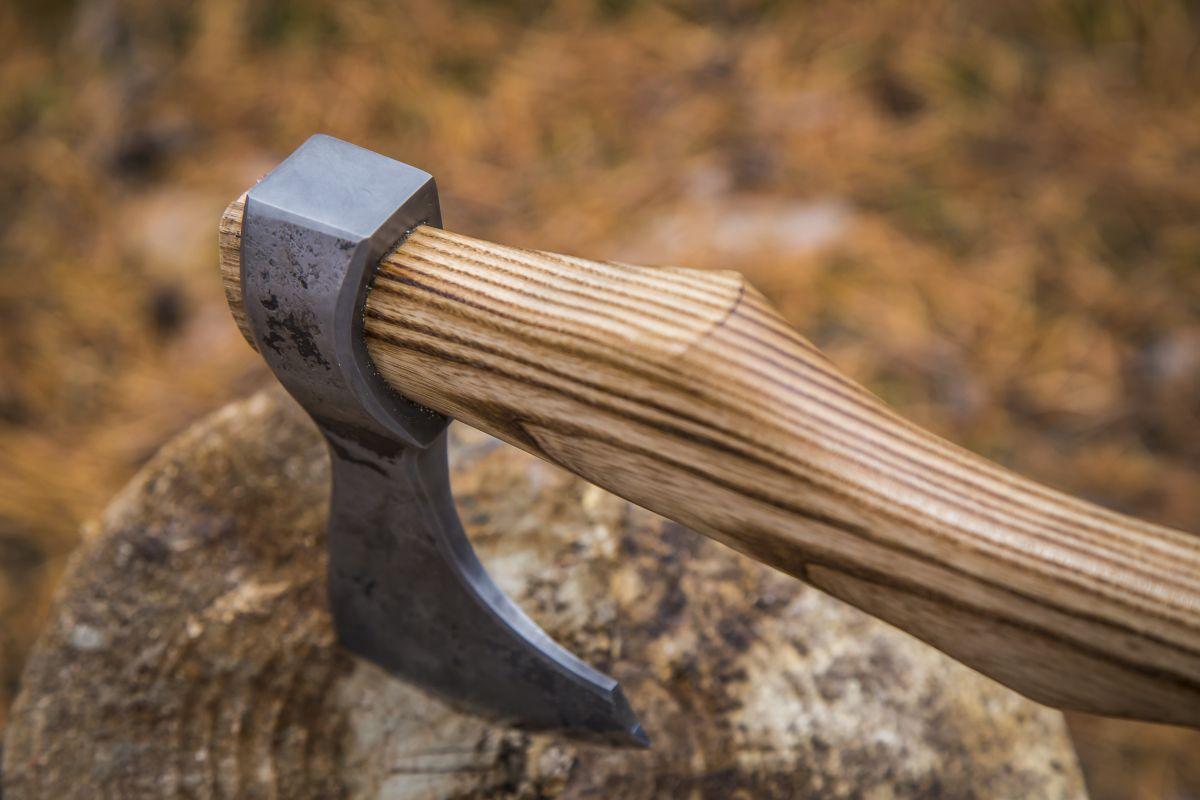 Топор малый (шх15 + у10а, ясень)