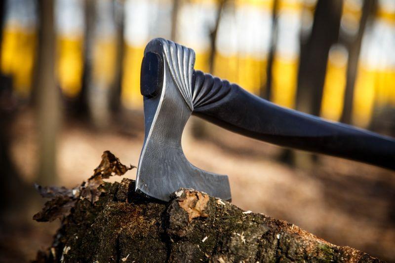 Топор универсальный №1 (дамаск 1200 слоёв, рукоять черный граб, резная)