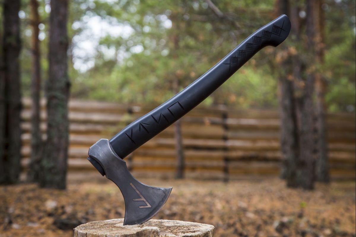 Топор универсальный №2 (дамаск 1200 слоёв, рукоять черный граб, резная)