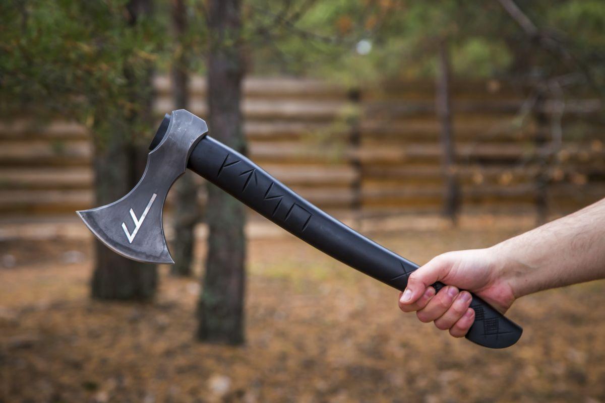 Топор универсальный №2 (дамаск 1200 слоёв, рукоять черный граб, резная)