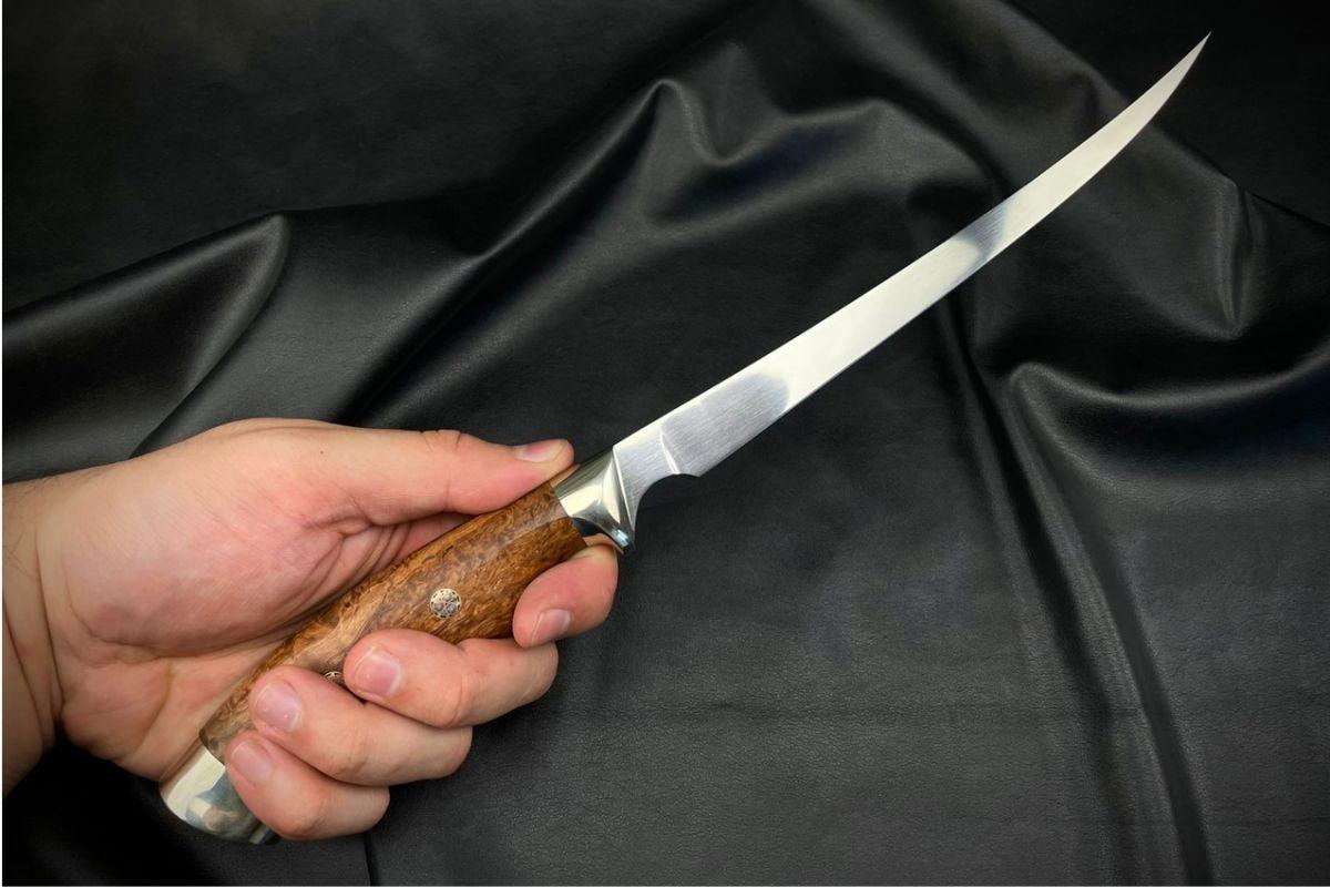 Нож Филейный (M390, стабилизированная карельская берёза, мельхиор)