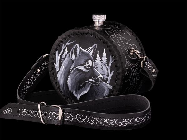 Фляжка круглая Волк №2 (черный)